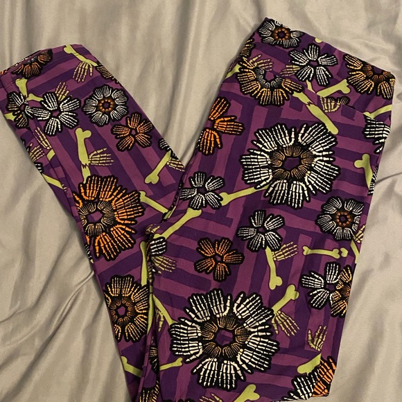 Purple Skeleton Pattern Leggings - Picture 1 of 2